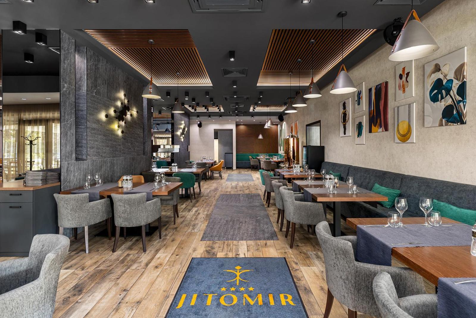 מונטנה Jitomir Hotel מראה חיצוני תמונה